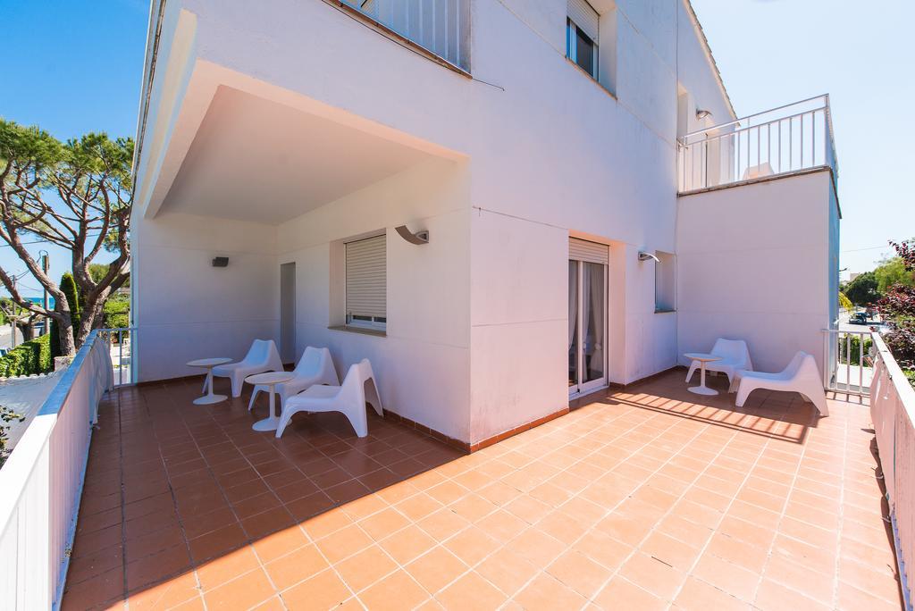 Sitges Beach Hostel Экстерьер фото